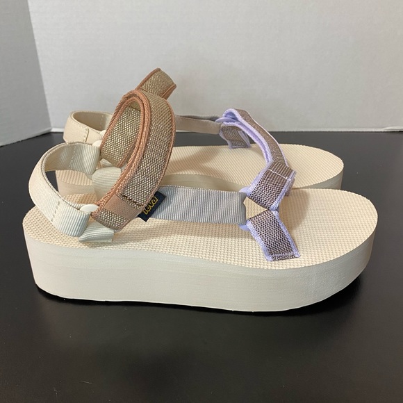 Teva Shoes - Women’s Teva flatform universal karina sandal